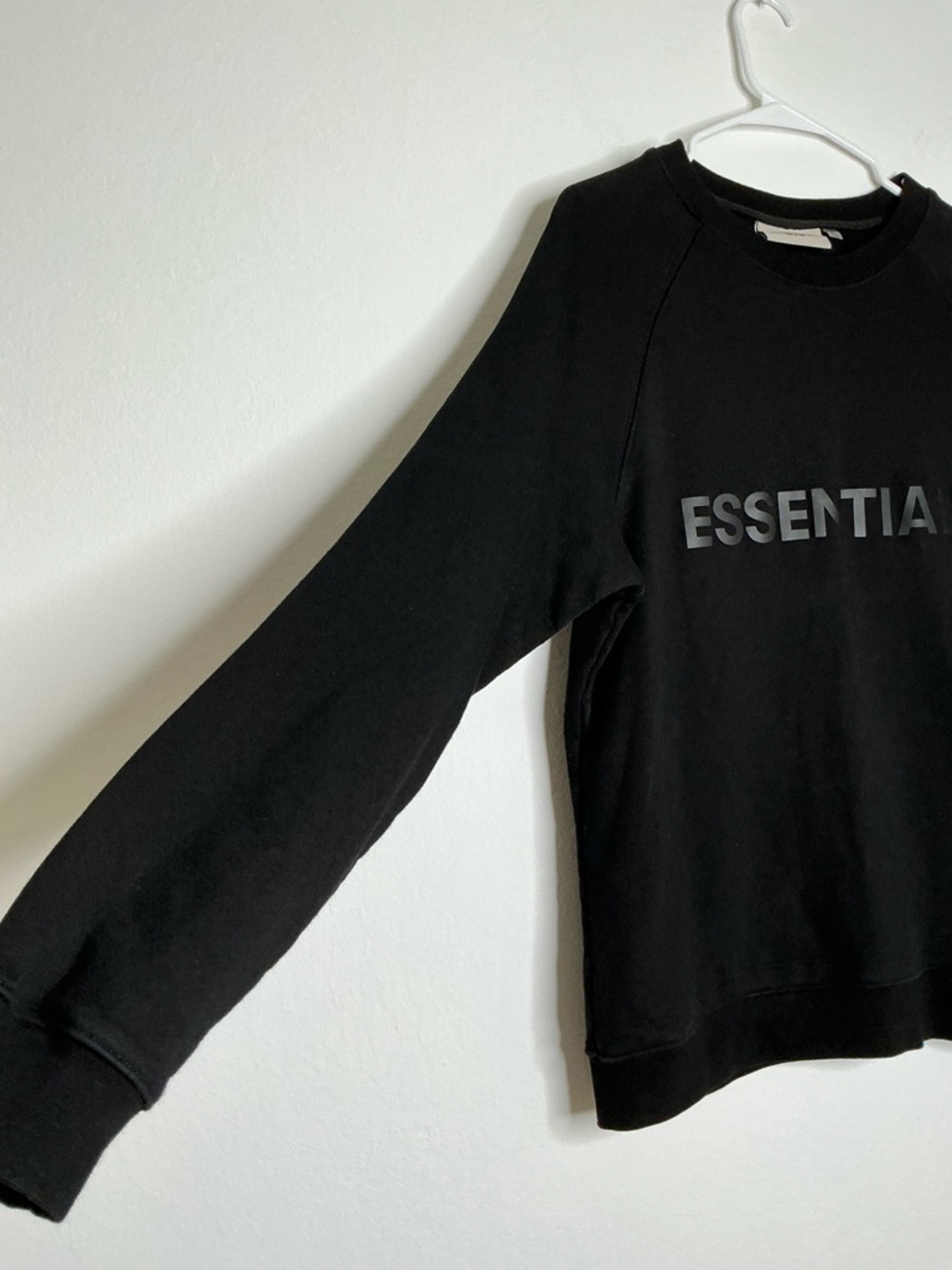 Essentials Men’s Black Logo Crewneck Sweatshirt Size Medium - Picture 3 of 12